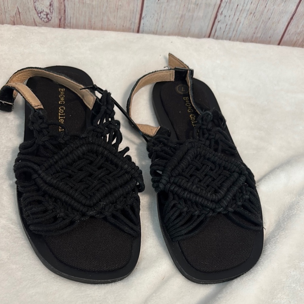 NWOT B.O.G Collective Crotchet Sandals
